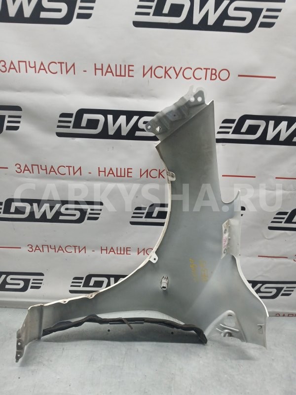 Крыло Mazda Demio 