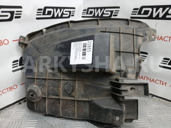 Подкрылок Toyota Avensis 