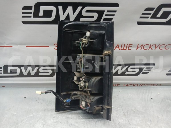 Фонарь стоп сигнала правый Toyota Sienta 