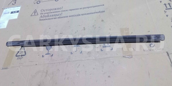 Накладка стекла Mercedes-Benz M-класс W164 рестайлинг (2008—2011) Mercedes-Benz M-klasse оригинальный номер A1646907680