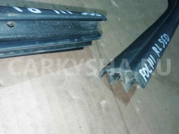 Уплотнитель двери Ford Focus III (2011—2015) Ford Focus оригинальный номер 1750006