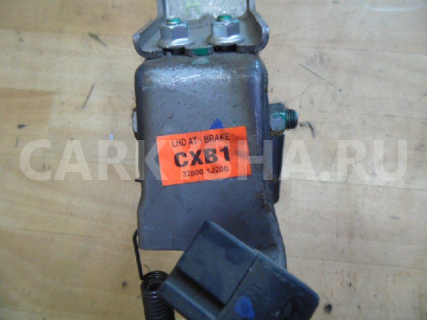 Педаль тормоза Hyundai i20 I (2008—2012) Hyundai i20 оригинальный номер 328001J200