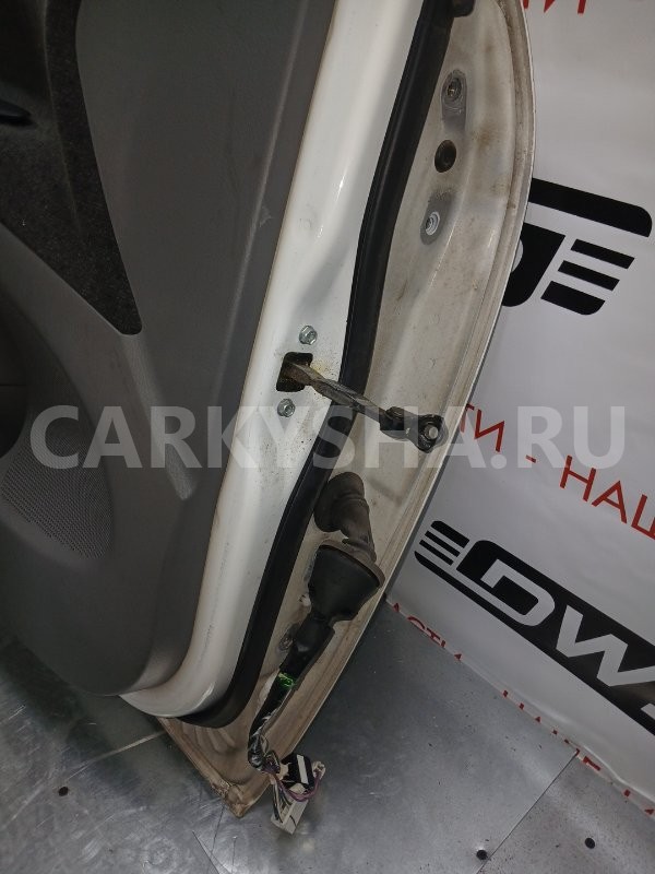 Дверь передняя левая Toyota Ipsum 