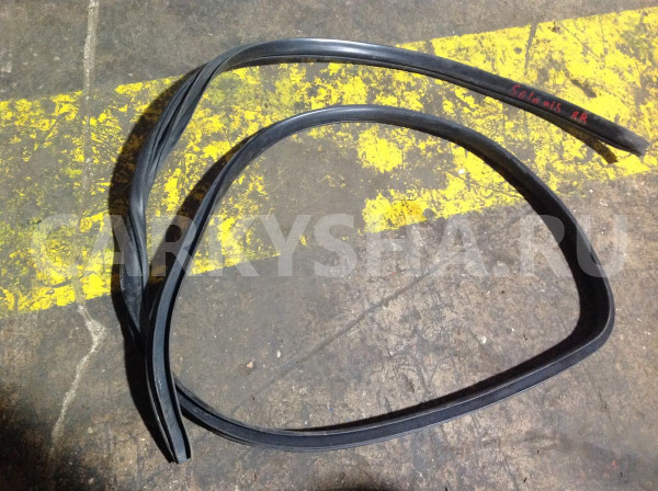 Уплотнитель двери Hyundai Solaris I (2010—2014) Hyundai Solaris оригинальный номер 831204L000