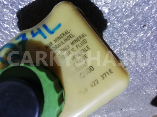 Бачок гидроусилителя Audi Q7 4L (2005—2009) Audi 200 оригинальный номер 7l6422371e