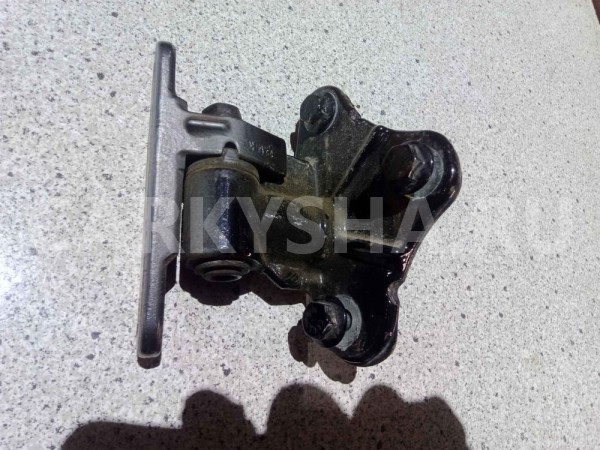 Петля двери Mercedes-Benz M-класс W164 рестайлинг (2008—2011) Mercedes-Benz M-klasse оригинальный номер A2517300437