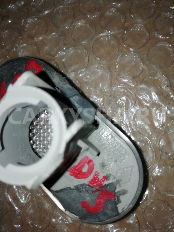 Повторитель на крыло Renault Duster I (2010—2015) Renault 15 оригинальный номер 8200257684