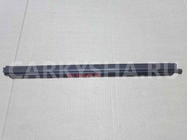 Уплотнитель стекла Mercedes-Benz M-класс W166 (2011—2015) Mercedes-Benz M-klasse оригинальный номер a1667350165