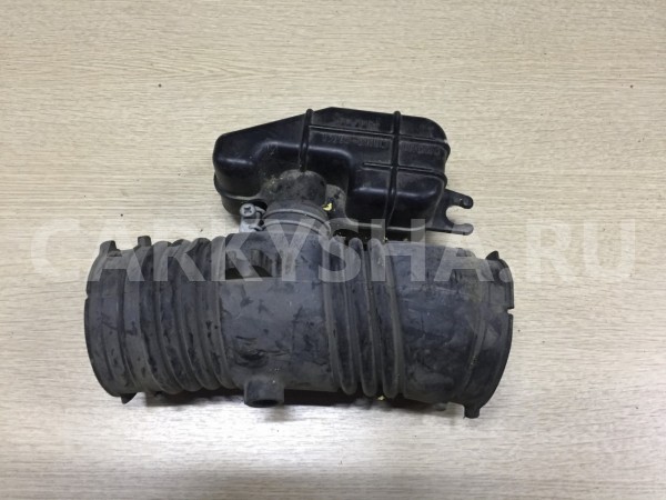 Патрубок воздушного фильтра Toyota Highlander II (U40) оригинальный номер 17881-31190 