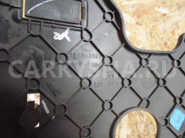 Накладка торпедо Volkswagen Jetta V (2005—2011) Volkswagen Jetta оригинальный номер 1K1863083