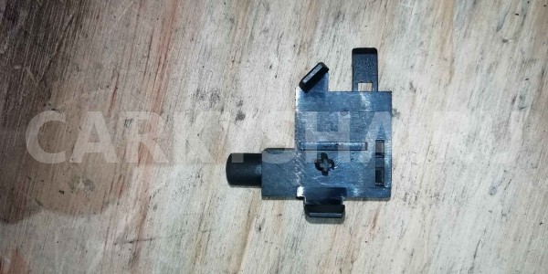 Выключатель концевой Porsche Cayenne I рестайлинг (2007—2010) Porsche Cayenne оригинальный номер 1J0947561