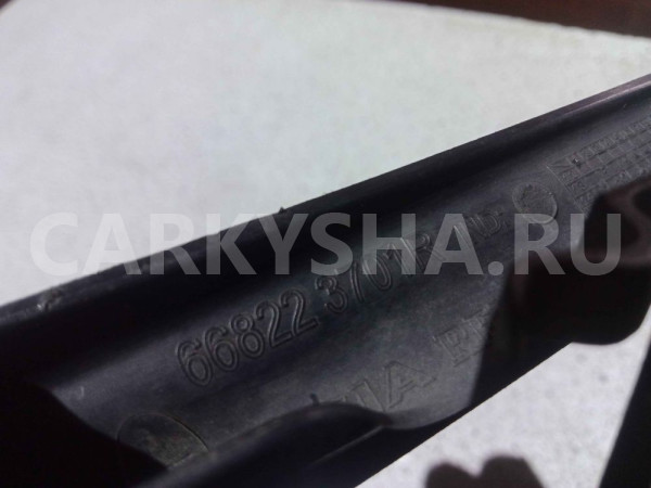 Накладка стекла Renault Logan II (2012—2018) Renault 12 оригинальный номер 668223701r