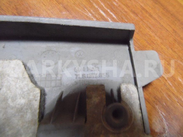 Обшивка двери багажника Volkswagen Touareg I (2002—2006) Volkswagen Touareg оригинальный номер 7L6867655