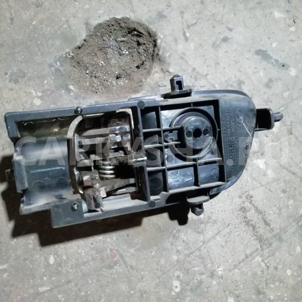 Ручка двери внутренняя Hyundai i20 I рестайлинг (2012—2014) Hyundai i20 оригинальный номер 826201J000