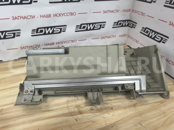 Бардачок Nissan Stagea 