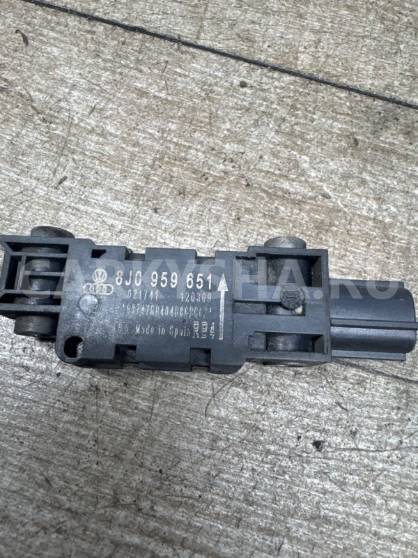 Датчик удара на переднюю панель AUDI A3 8P RESTAIL Audi 200 оригинальный номер 8j0959651
