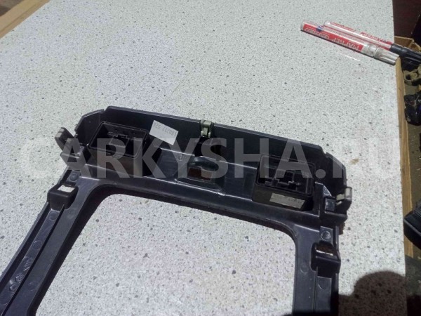 Накладка торпедо Renault Duster I рестайлинг (2015—2021) Renault 15 оригинальный номер 682605753r