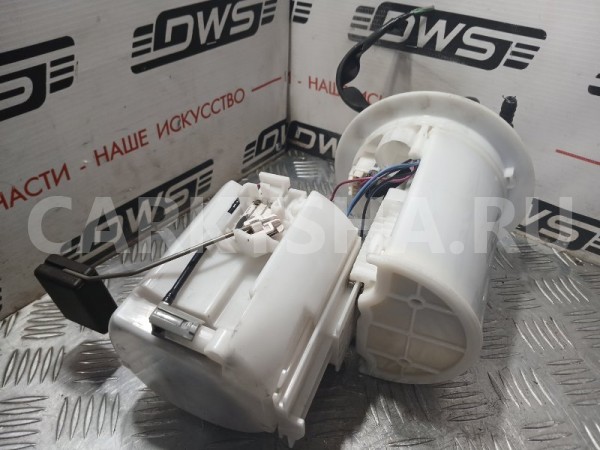 Топливный насос Toyota Avensis 