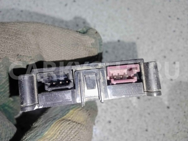 Усилитель антенны Mercedes-Benz M-класс W164 рестайлинг (2008—2011) Mercedes-Benz M-klasse оригинальный номер a2518701889