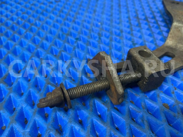 Натяжитель ремня генератора Hilux Surf 130 2.0 3Y Toyota Hilux Surf оригинальный номер 16381-73011