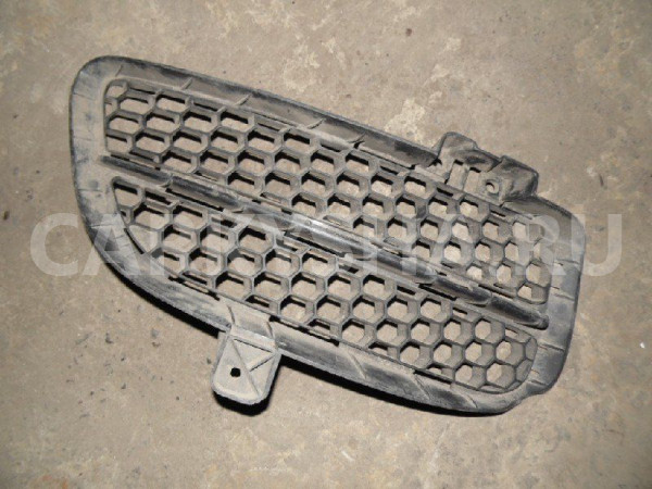 Решетка в бампер Volkswagen Touareg I (2002—2006) Volkswagen Touareg оригинальный номер 7L6853666