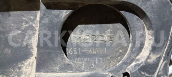 Решетка в бампер Mazda Demio DE (2007—2014) Mazda 2 оригинальный номер dg80501t1