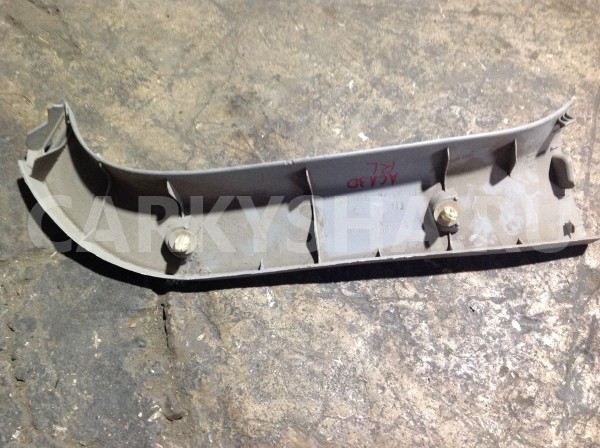 Обшивка двери багажника Toyota RAV4 III (2005—2010) Toyota RAV 4 оригинальный номер 6793842030