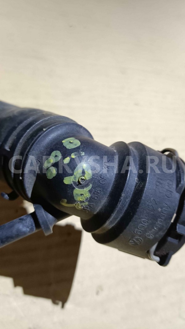 Патрубок радиатора Skoda Fabia II (2007—2010) Skoda Fabia оригинальный номер 6q0281101bt