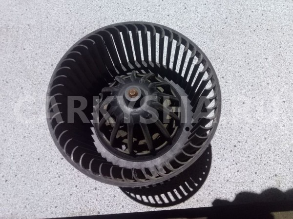 Моторчик отопителя Nissan Almera G15 (2012—2018) Nissan Almera оригинальный номер 272106020R