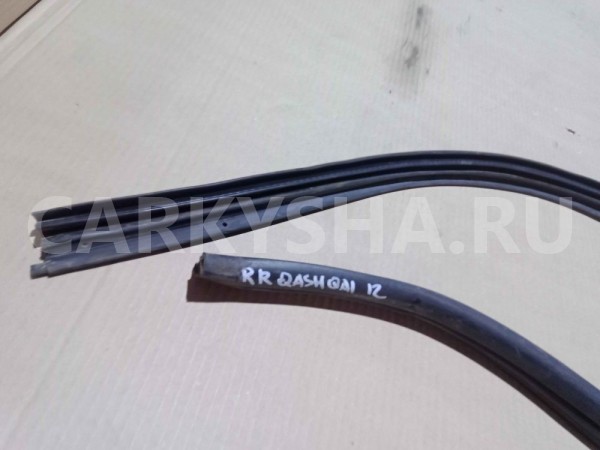 Уплотнитель двери Nissan Qashqai I рестайлинг (2010—2013) Nissan Qashqai оригинальный номер 82830JD00b