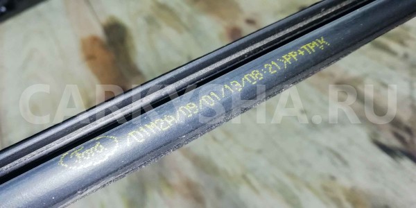 Уплотнитель стекла двери Ford Focus III (2011—2015) Ford Focus оригинальный номер 1747503