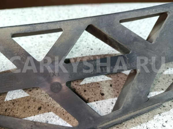 Кронштейн бампера Skoda Octavia II рестайлинг (2008—2013) Skoda Octavia оригинальный номер 1z5807393