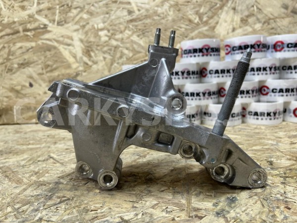 Кронштейн крепления двигателя правый Lexus RX IV Рестайлинг  оригинальный номер 12315-31160