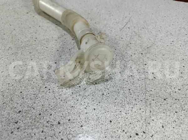 Горловина бачка омывателя Mitsubishi L200 V (2015—2019) Mitsubishi L200 оригинальный номер 8260A429