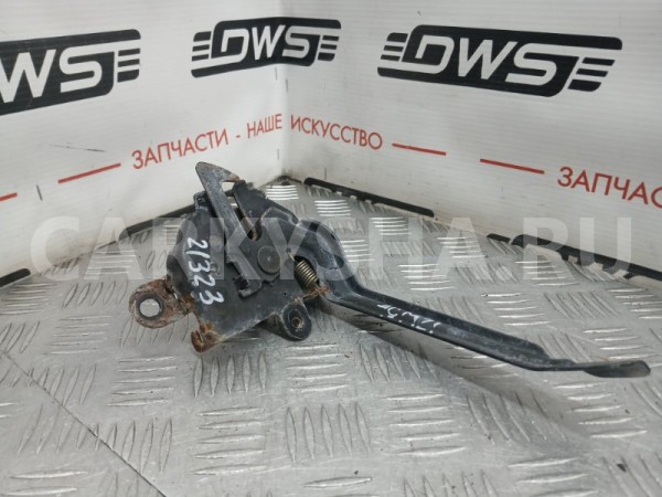 Замок капота Toyota Ipsum 