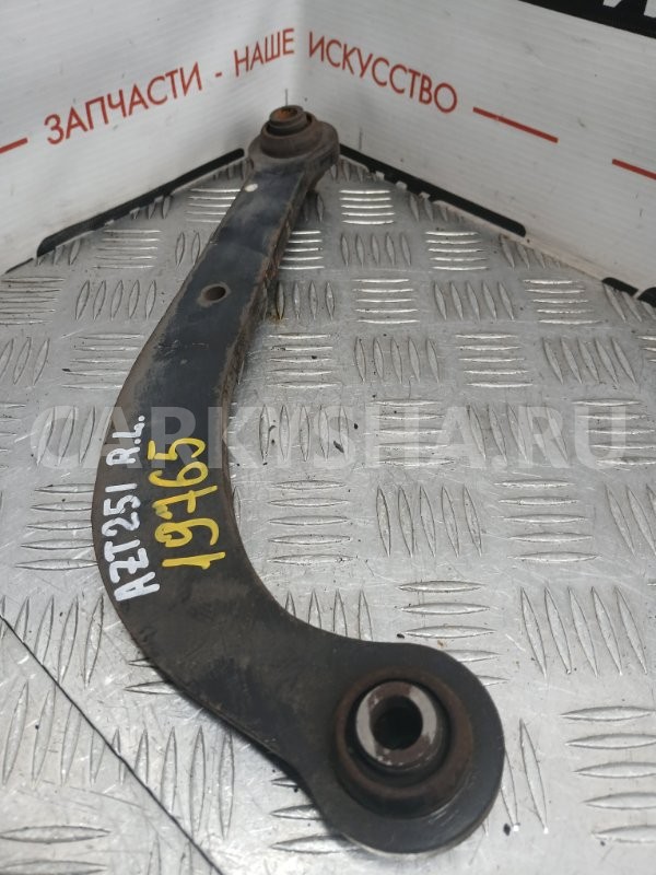 Рычаг подвески Toyota Avensis 