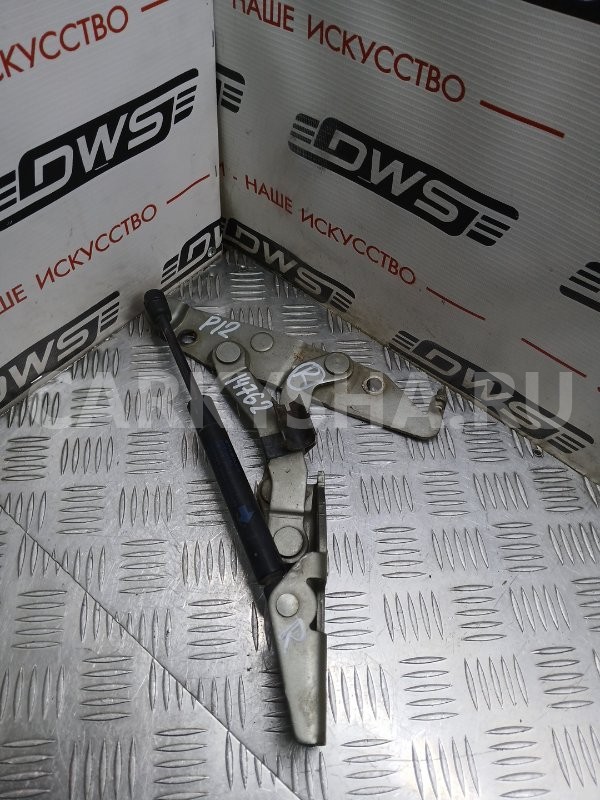 Петля крышки багажника Nissan Primera 