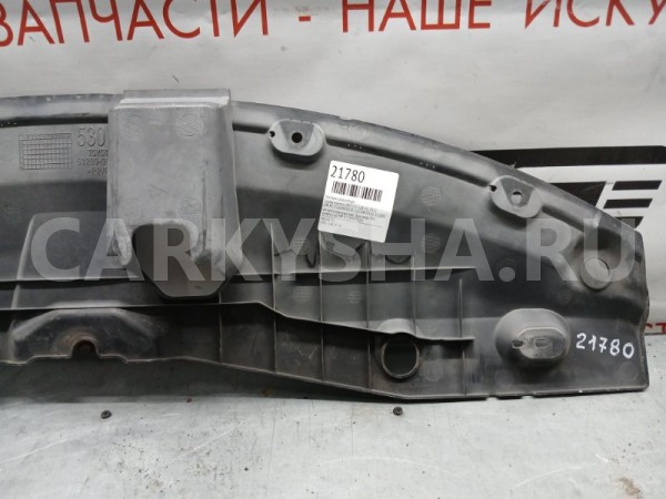 Накладка радиатора Toyota Avensis 