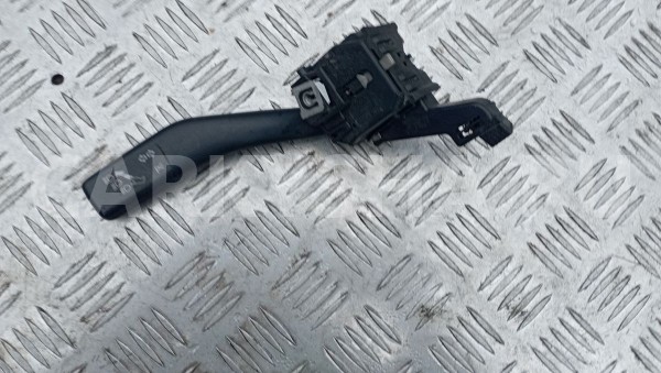 Переключатель поворотов Tiguan Jetta Golf Octavia Skoda Octavia оригинальный номер 1K0953513E