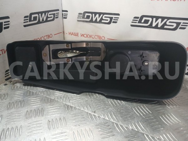 Консоль между сидений Mitsubishi Pajero 