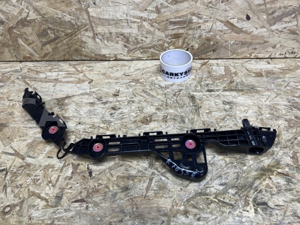 Крепление бампера заднее правое Toyota Camry VIII (XV70) Рестайлинг – седан оригинальный номер 52575-33130