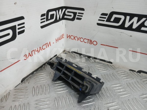 Крепление бампера Toyota Avensis 