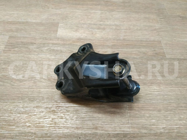 Кронштейн опоры двигателя Mazda Capella оригинальный номер G04P39010A