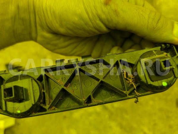 Крепление бампера Nissan March 