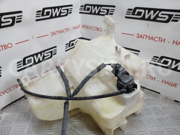 Бачок омывателя Toyota Crown 