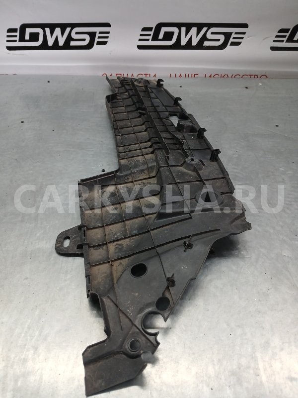 Накладка на рамку радиатора Toyota Avensis 