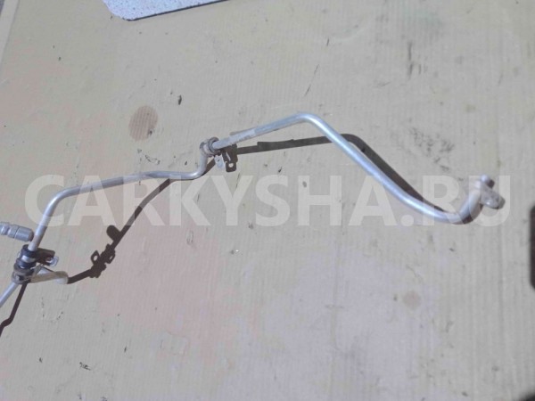 Трубка кондиционера Renault Duster 1.6 HSA 2018 Renault 15 оригинальный номер 924403267r