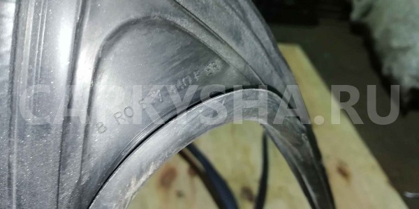 Уплотнитель стекла двери Audi Q5 I (2008—2012) Audi 200 оригинальный номер 8r0837440f