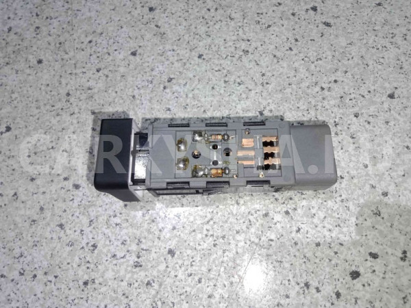 Кнопка обогрева сидений Kia Rio II рестайлинг (2009—2011) Kia Rio оригинальный номер 933301G002