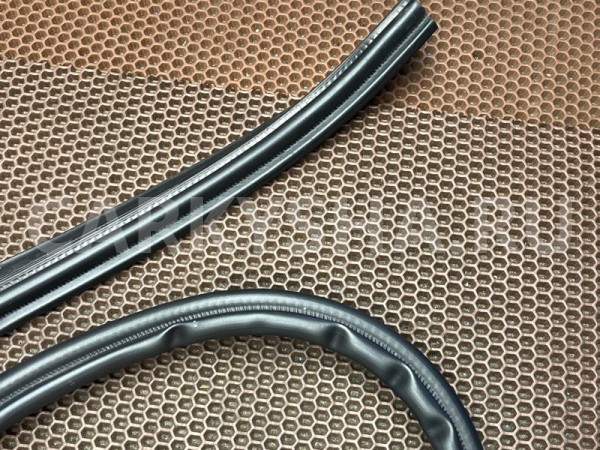 Уплотнитель багажника BMW 2er оригинальный номер 51 76 7 440 481, 51 76 7 440 481, 51767440481, 7440481, 51 76 7 440 480, 51767440480, 7440480, 51 76 7 301 934, 51767301934, 7301934, 51 76 2 571 654, 51762571654, 2571654, 51 76 7 317 767, 51767317767, 7317767